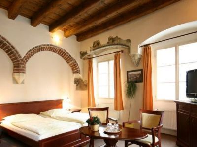 U Tří Bubnů Hotel