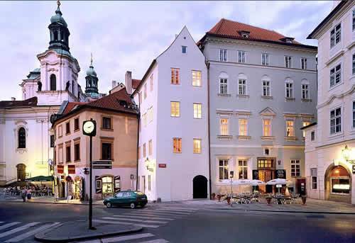 U Tří Bubnů Hotel 3*