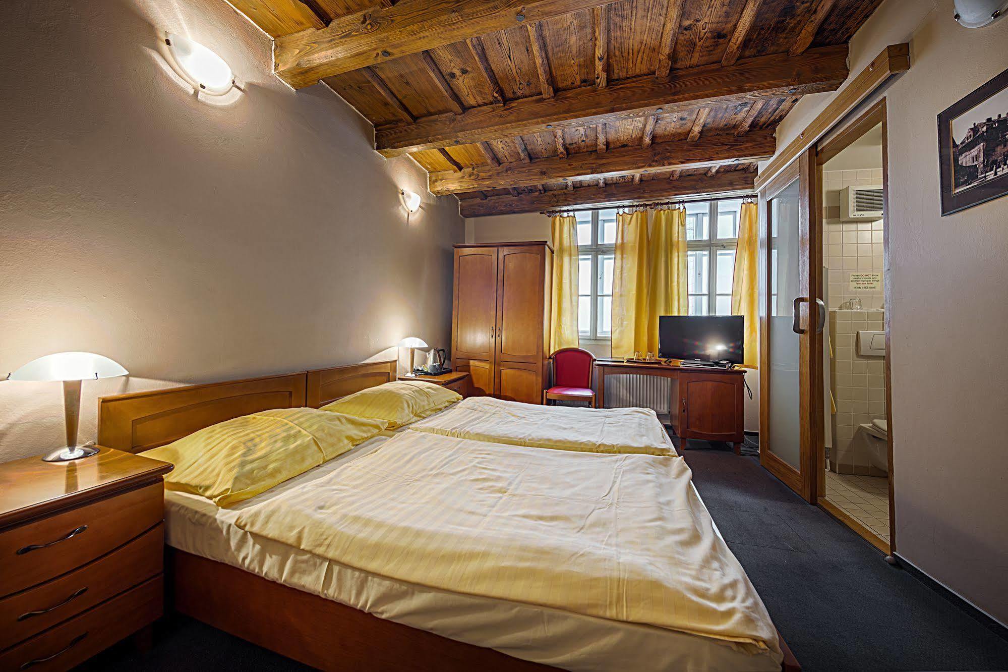 U Tří Bubnů Hotel 3*